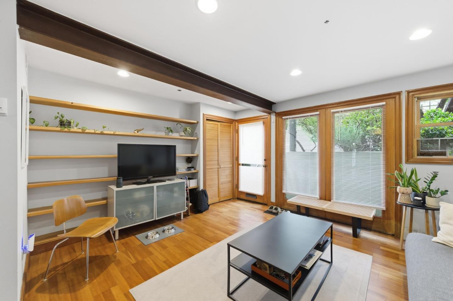 327 San Jose AVE