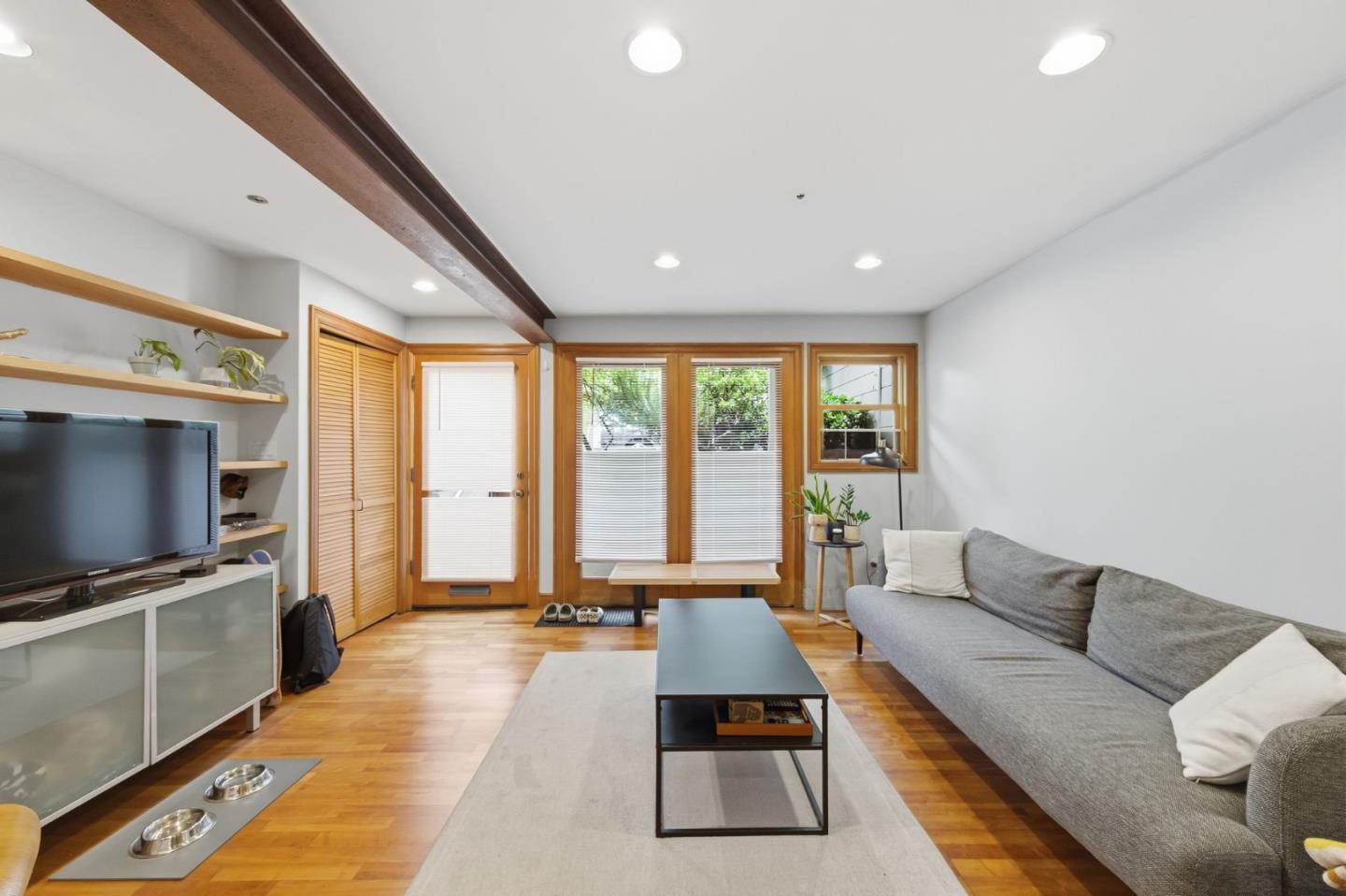 327 San Jose AVE