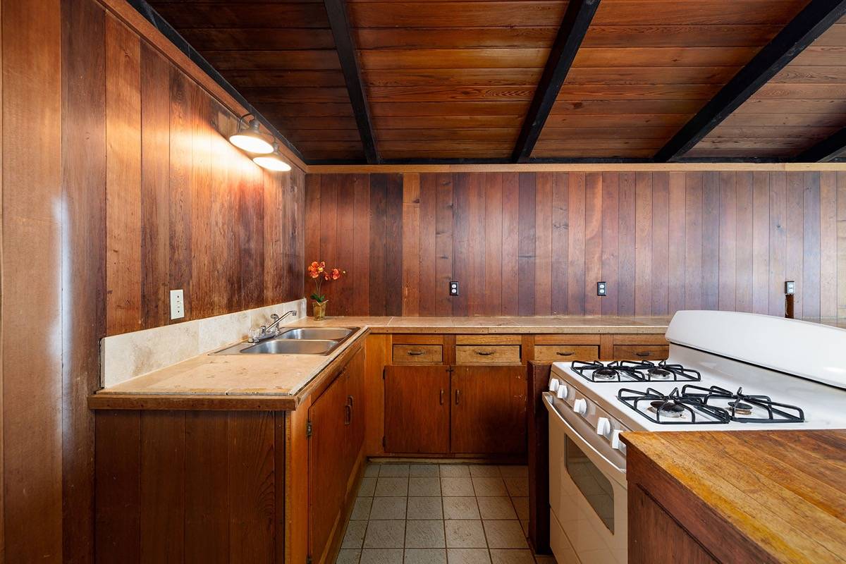 88-1517 LEHUA AVE