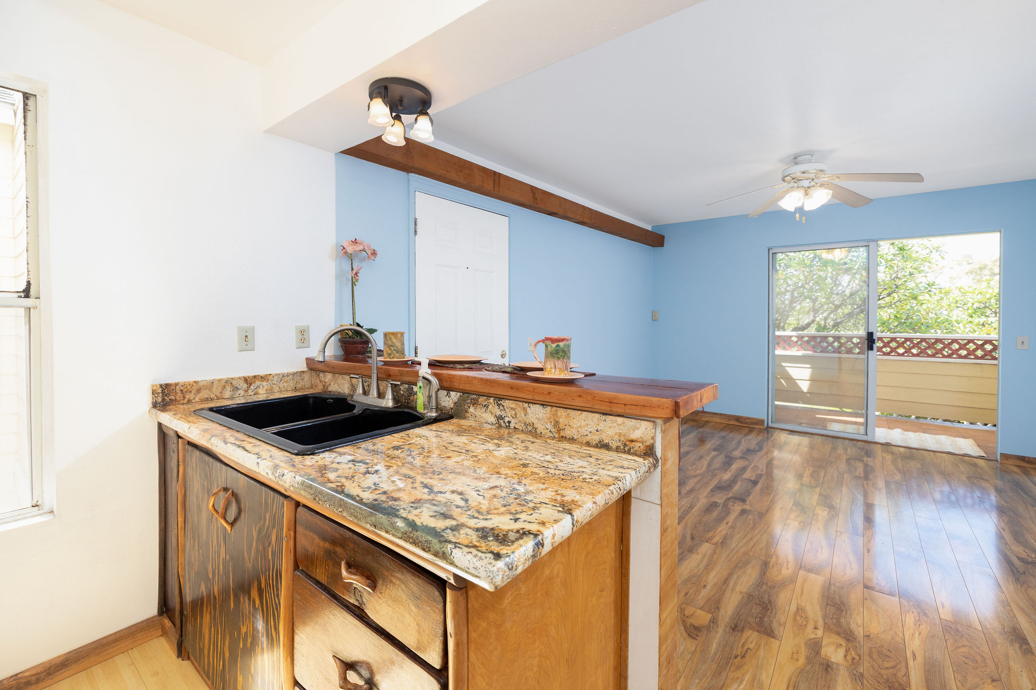 68-3831 LUA KULA ST E203