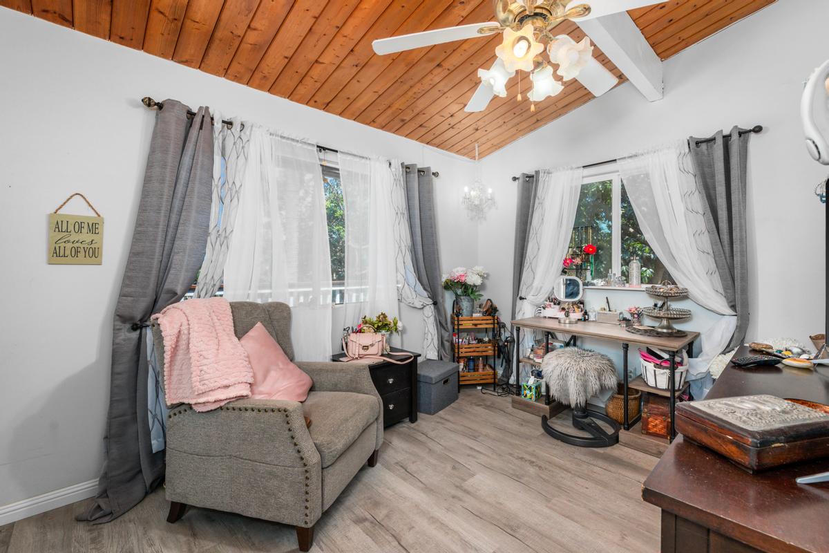 73-1255 KAIMINANI DR