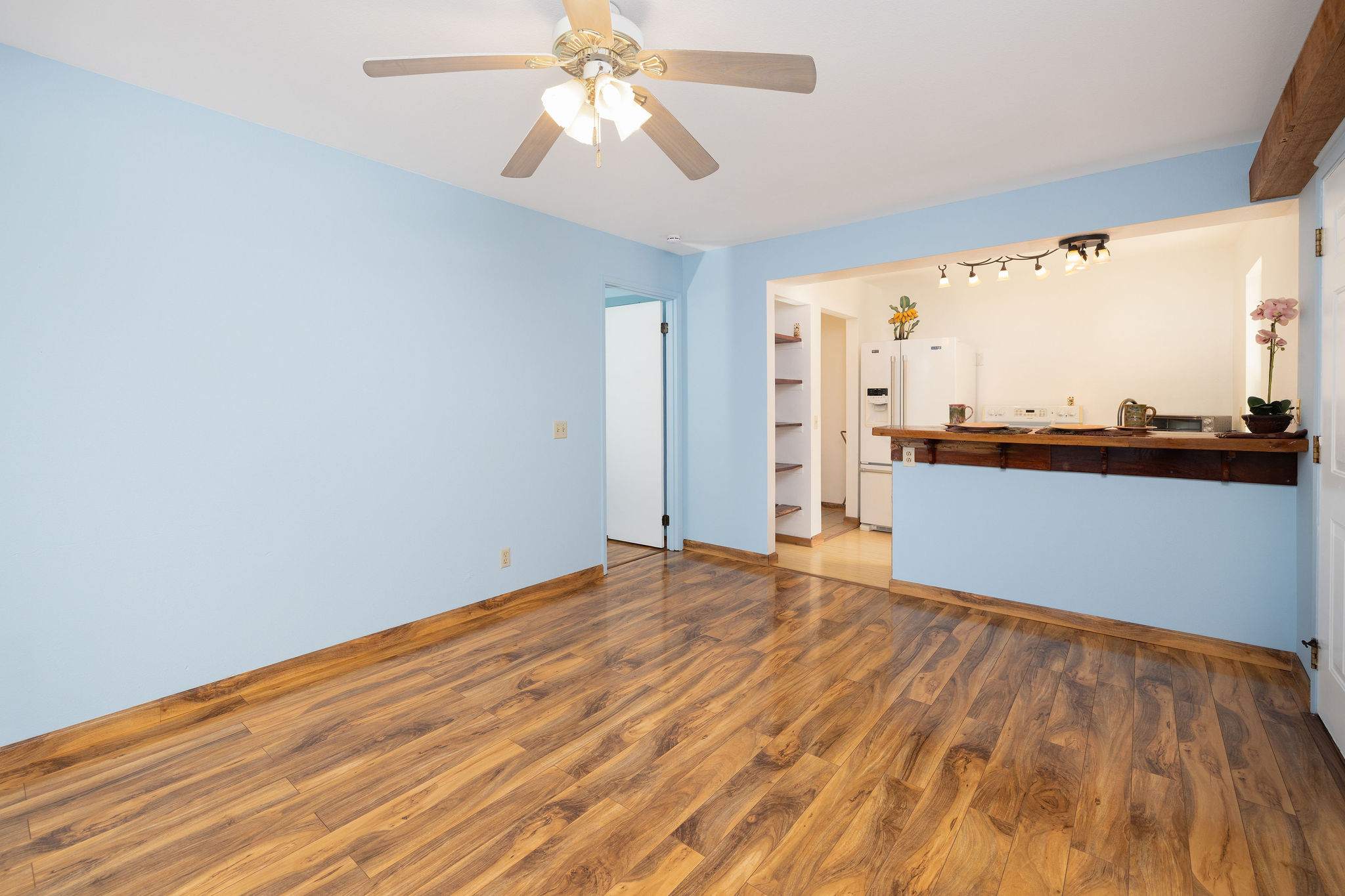 68-3831 LUA KULA ST E203