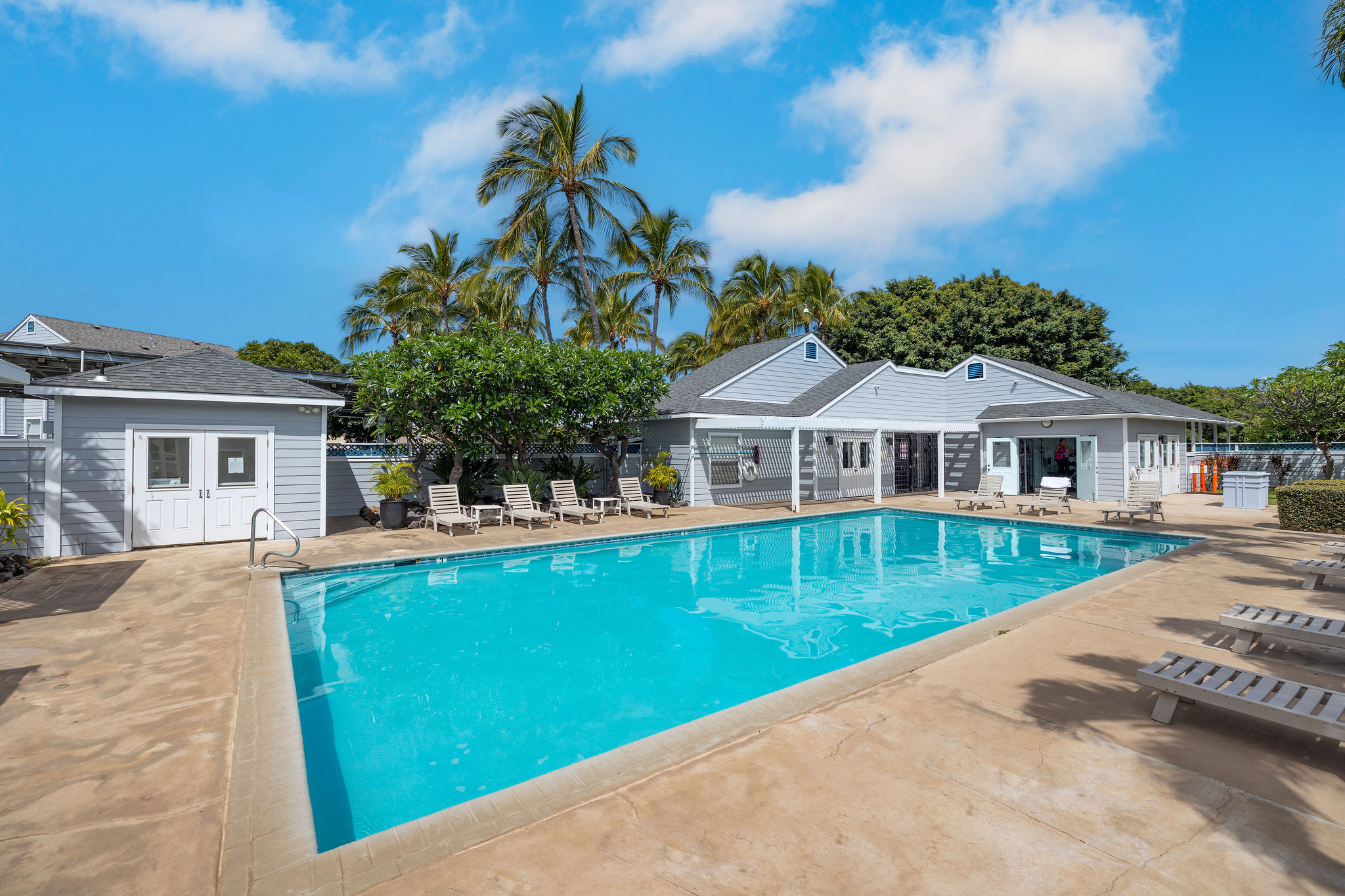 68-3831 LUA KULA ST E203