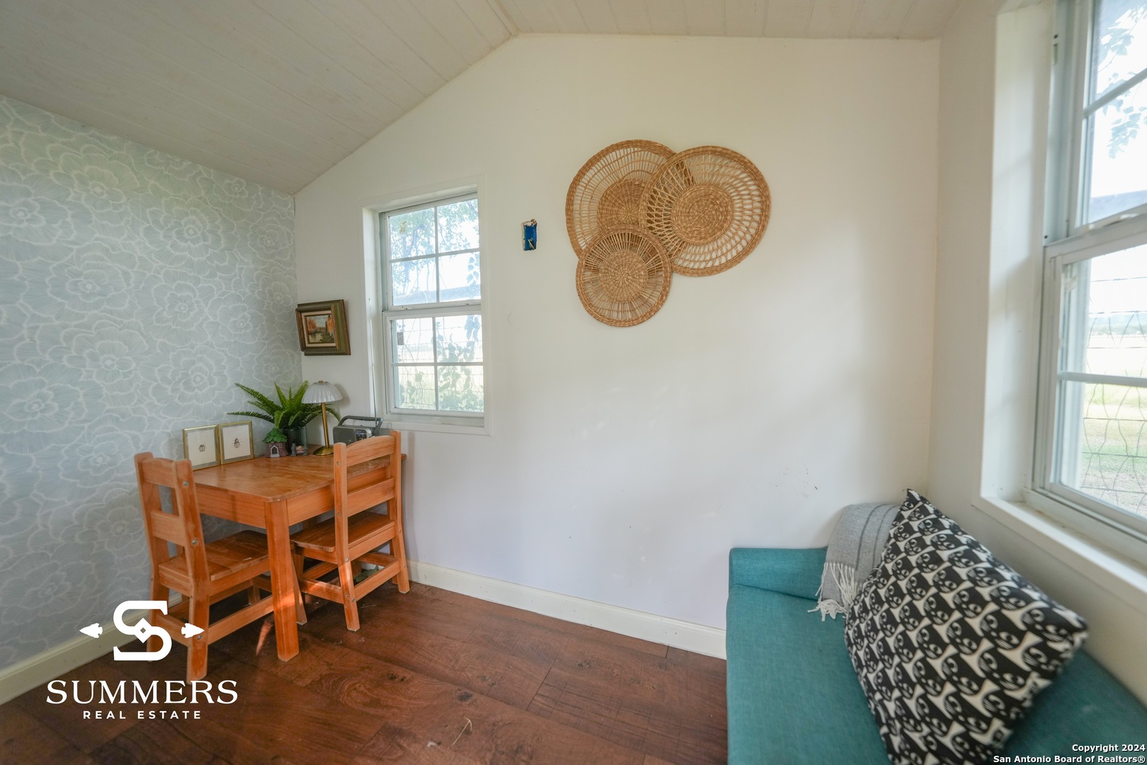 126 CHURCHILL RD