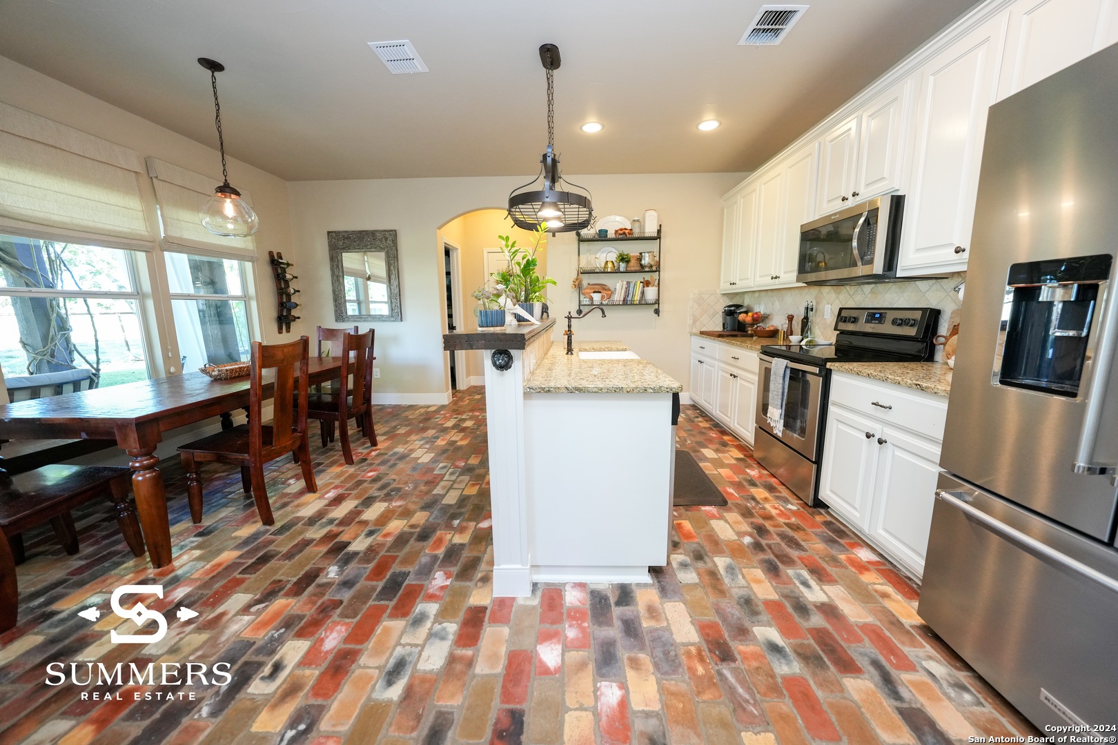 126 CHURCHILL RD