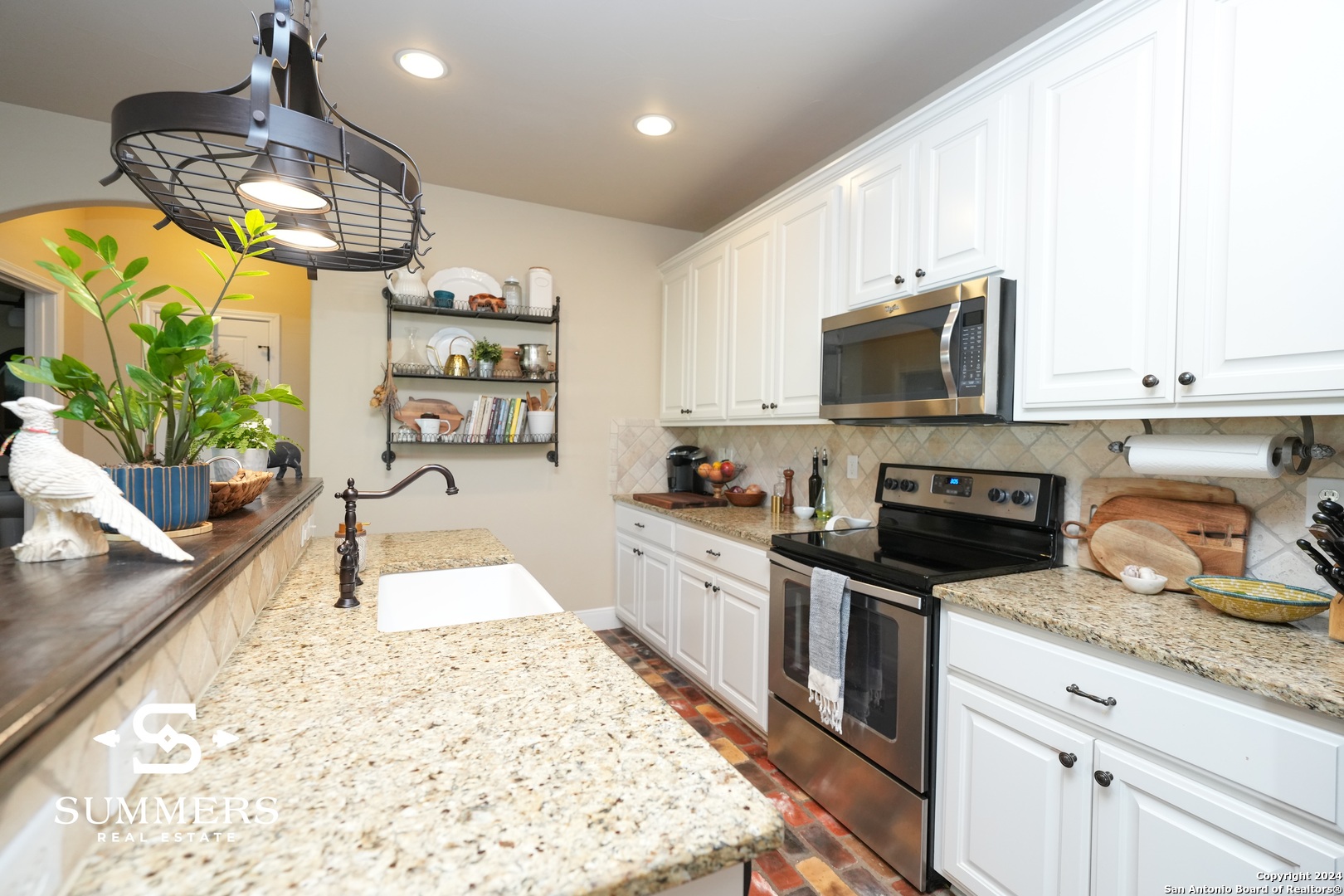 126 CHURCHILL RD