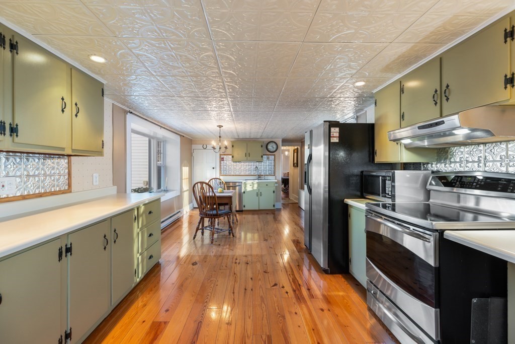 21 Maple St
