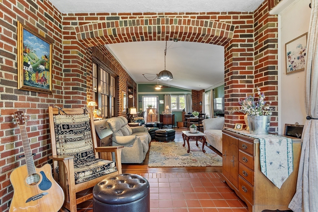 23 Lincoln Ave