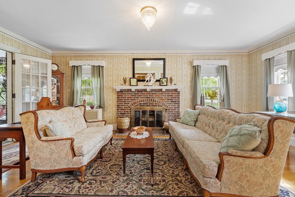 23 Lincoln Ave