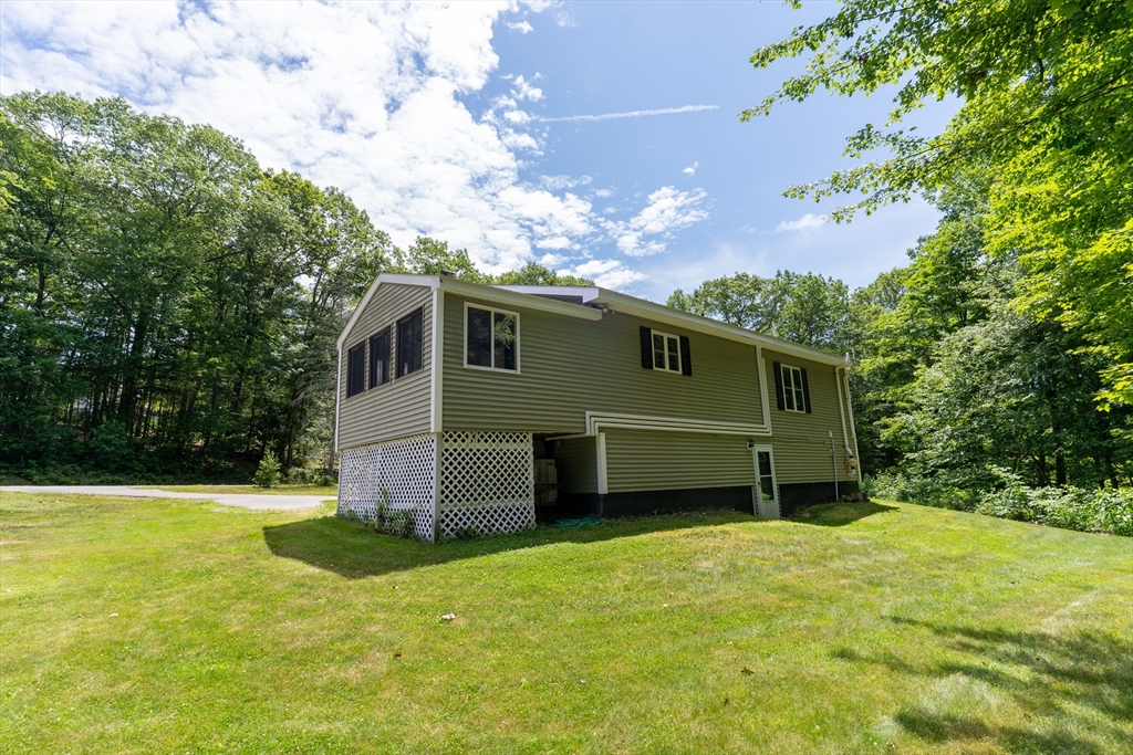300 Henshaw St