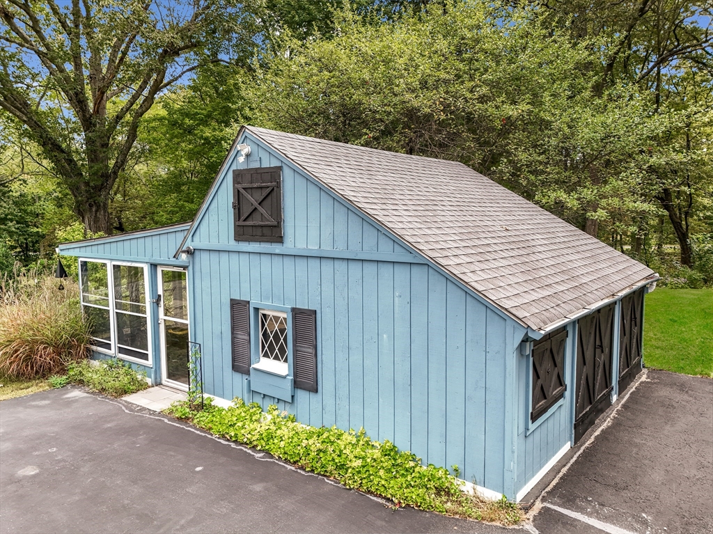 88 Nicholas Ave