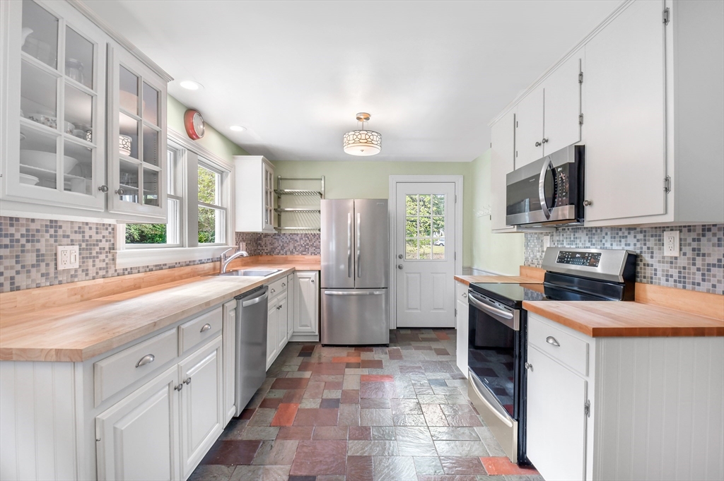 88 Nicholas Ave
