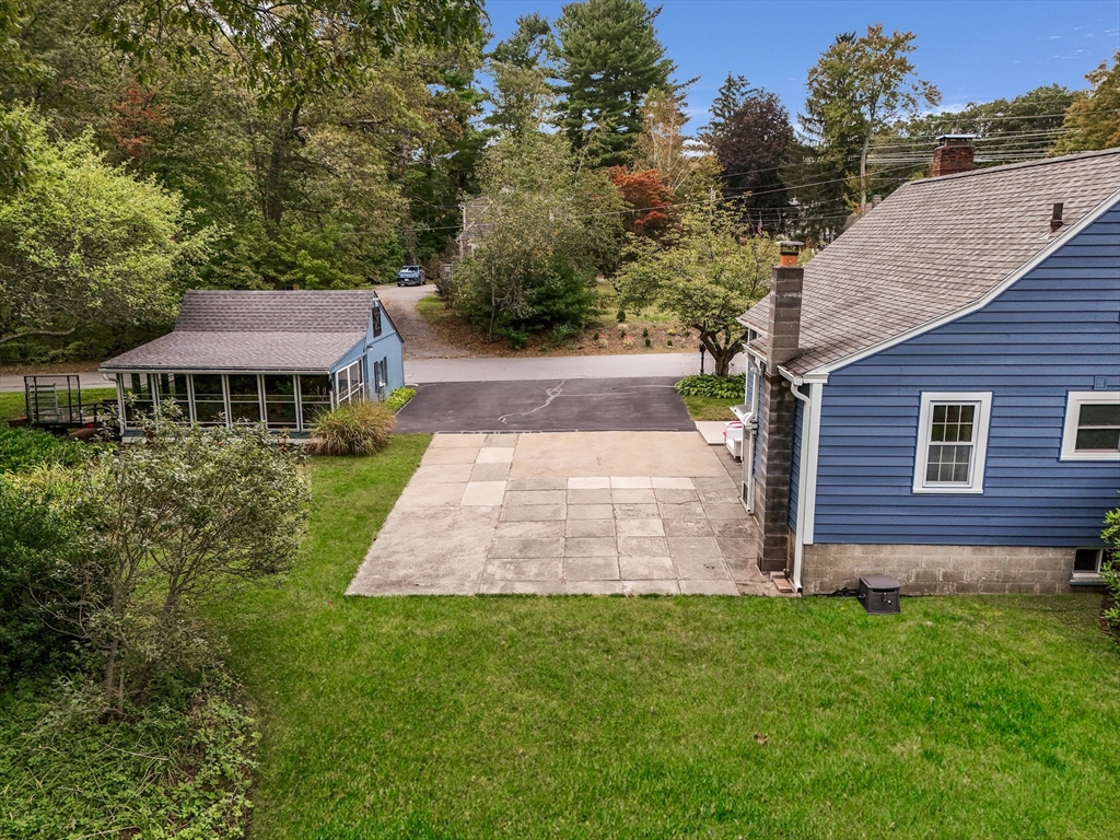 88 Nicholas Ave