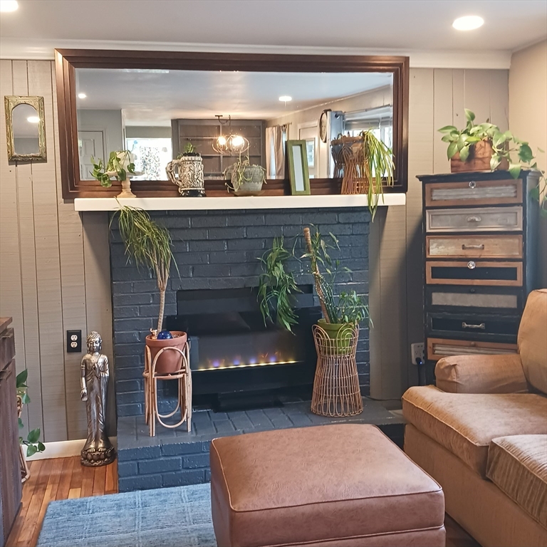 14 Maple St