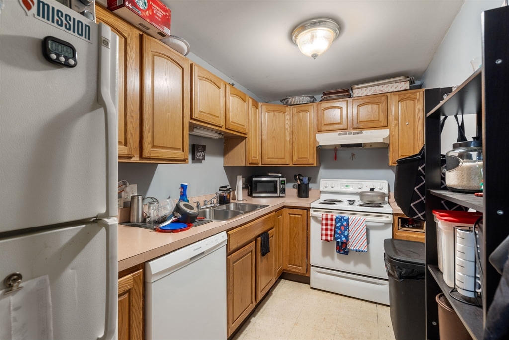 688 Boston Post Rd E # 100