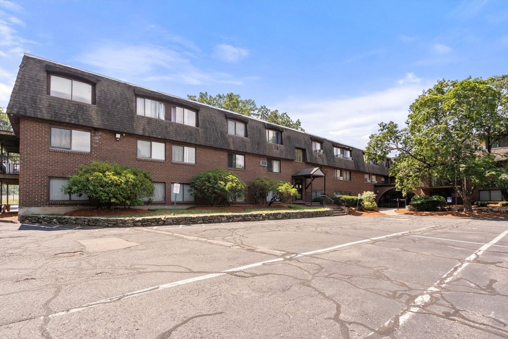 688 Boston Post Rd E # 100