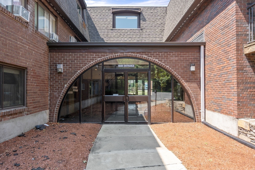 688 Boston Post Rd E # 202