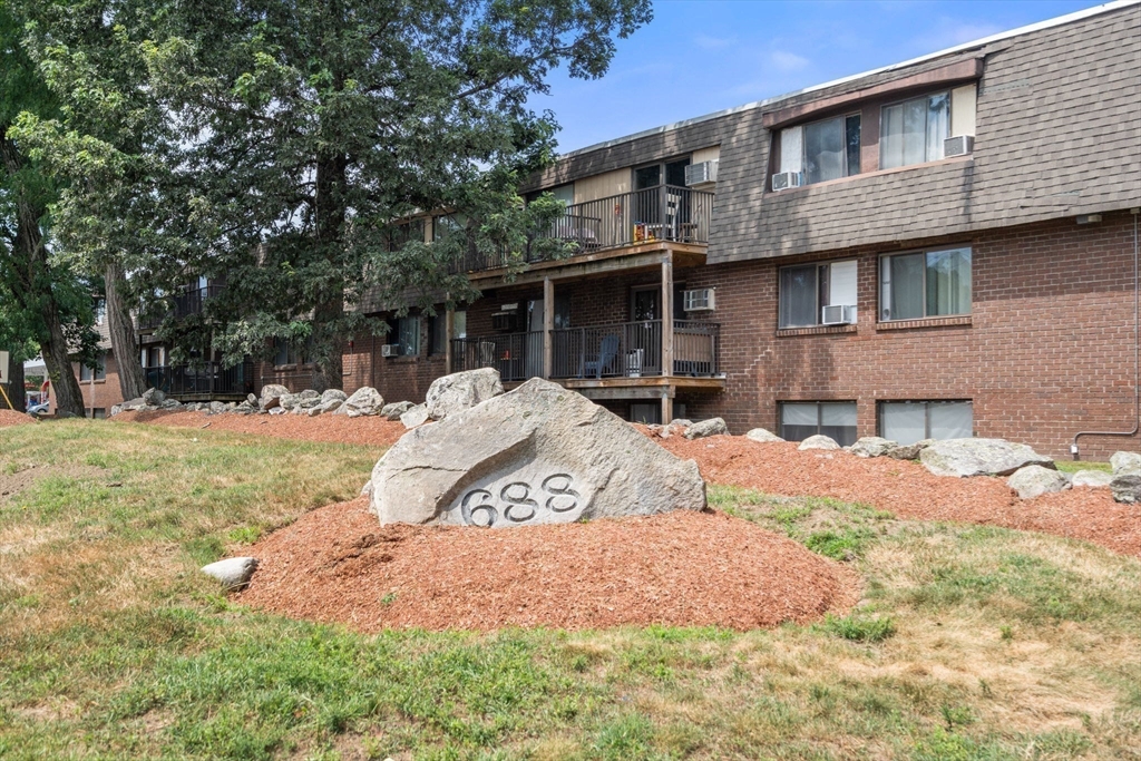 688 Boston Post Rd E # 202