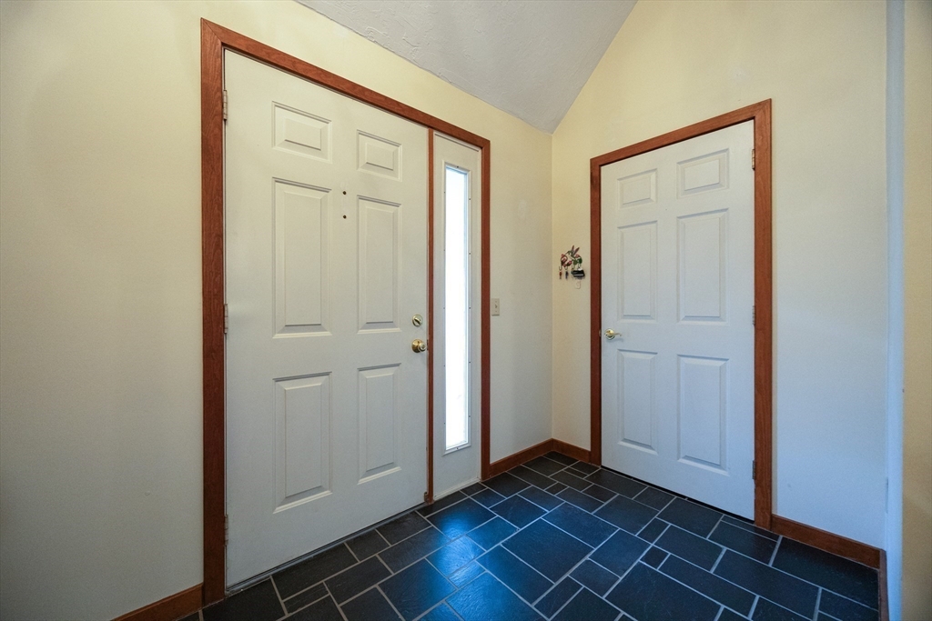 2 Victoria Dr # 1