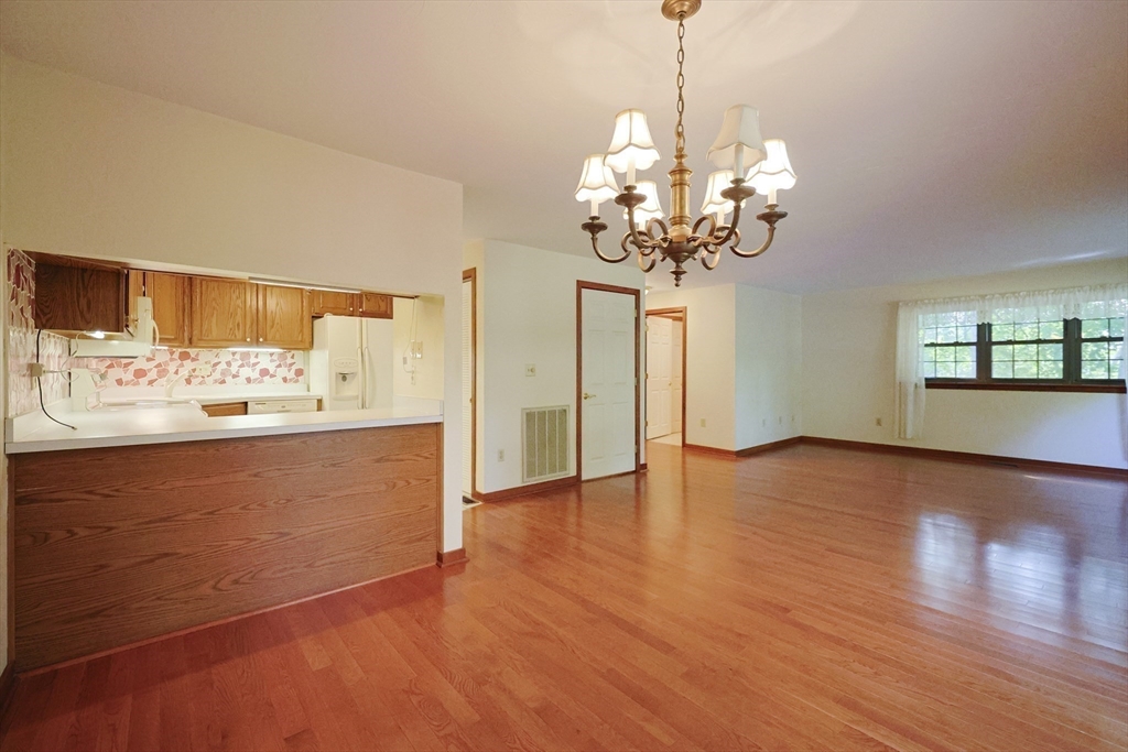 2 Victoria Dr # 1