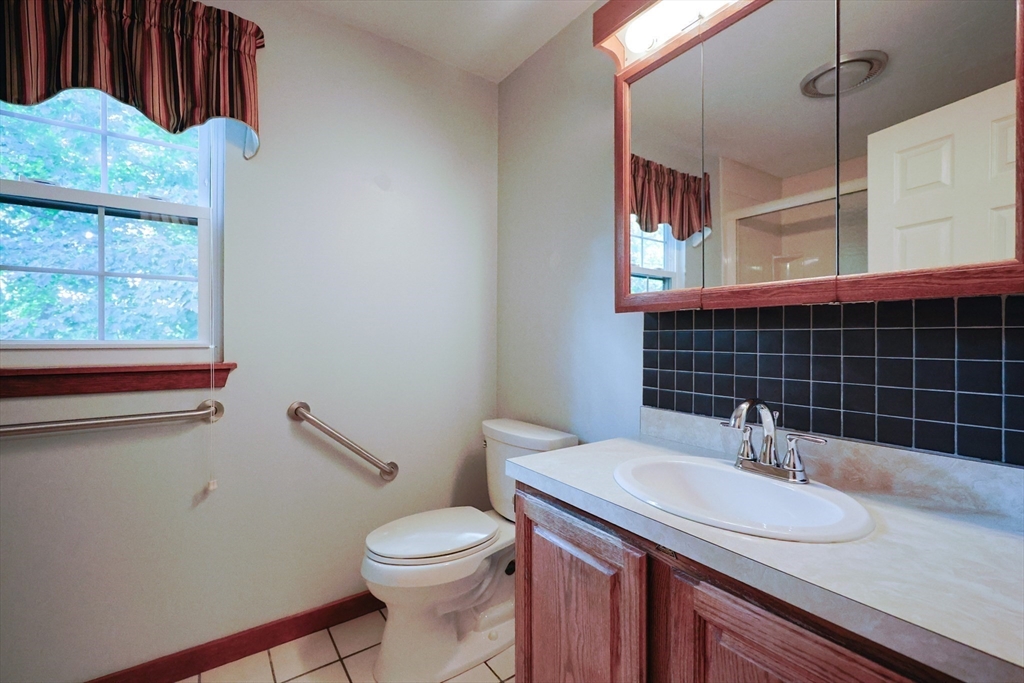 2 Victoria Dr # 1