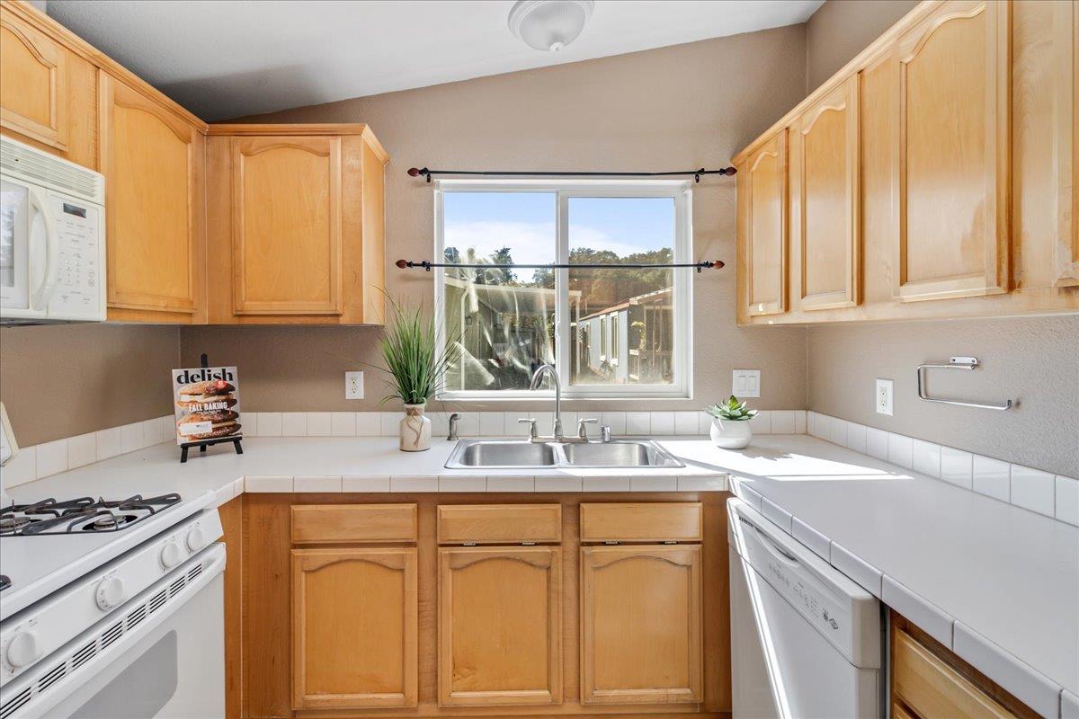 3060 Porter Street Unit: 27