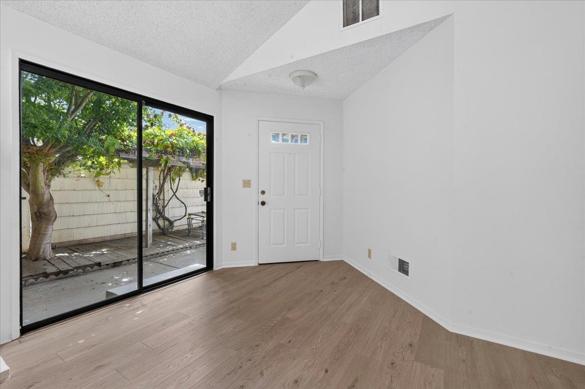 232 W Alvin DR