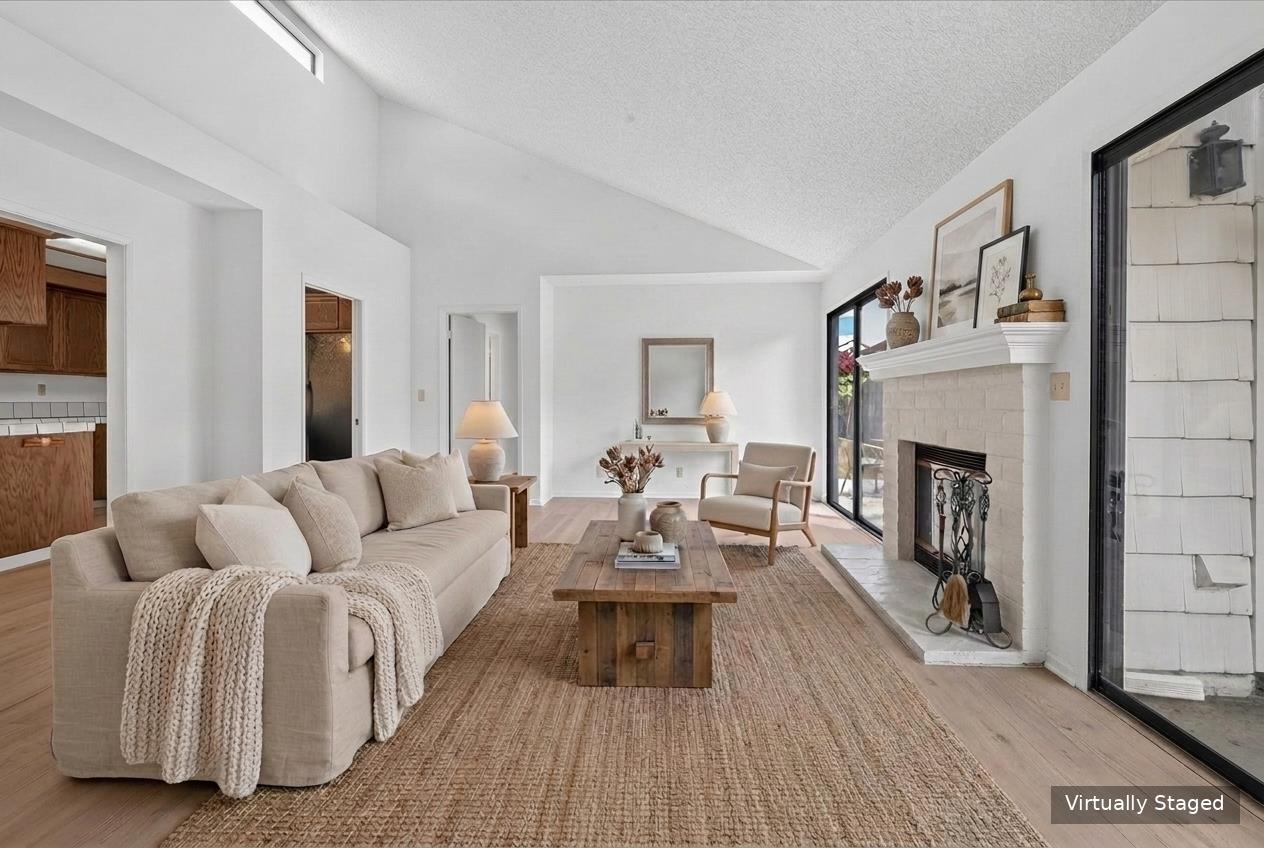 232 W Alvin DR