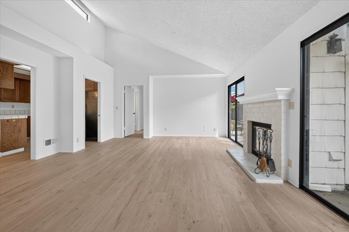 232 W Alvin DR