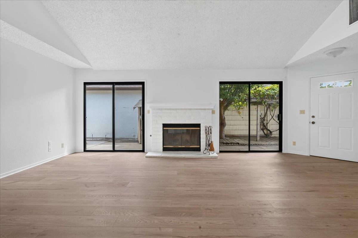 232 W Alvin DR