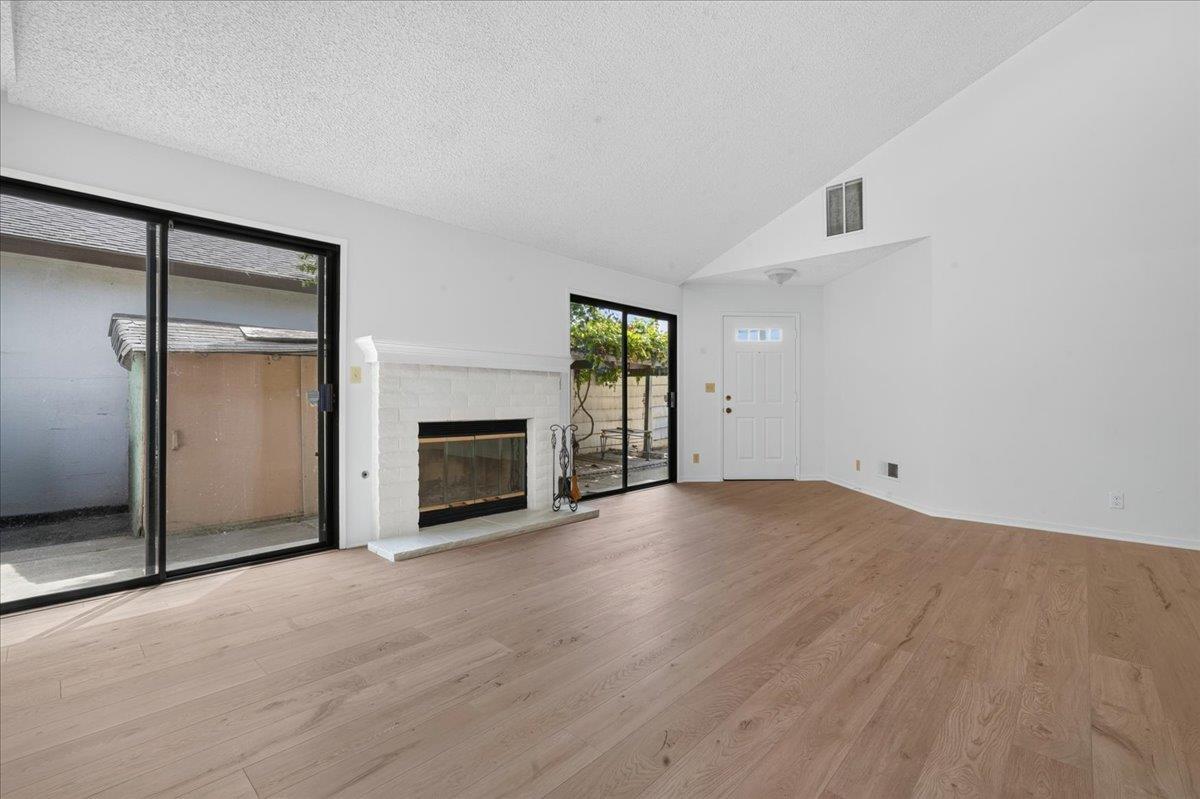232 W Alvin DR