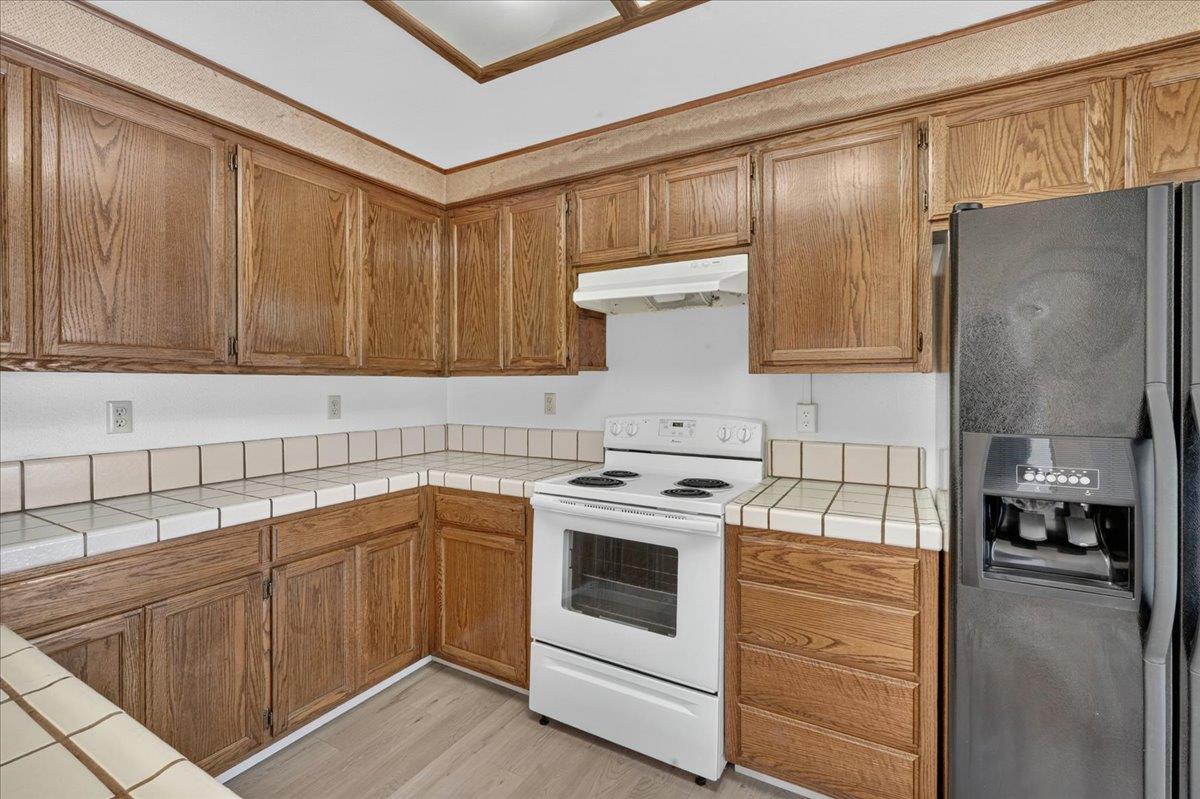232 W Alvin DR