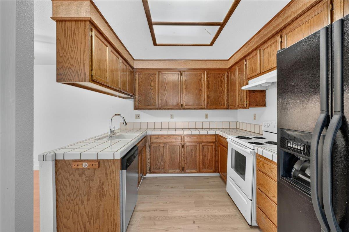 232 W Alvin DR