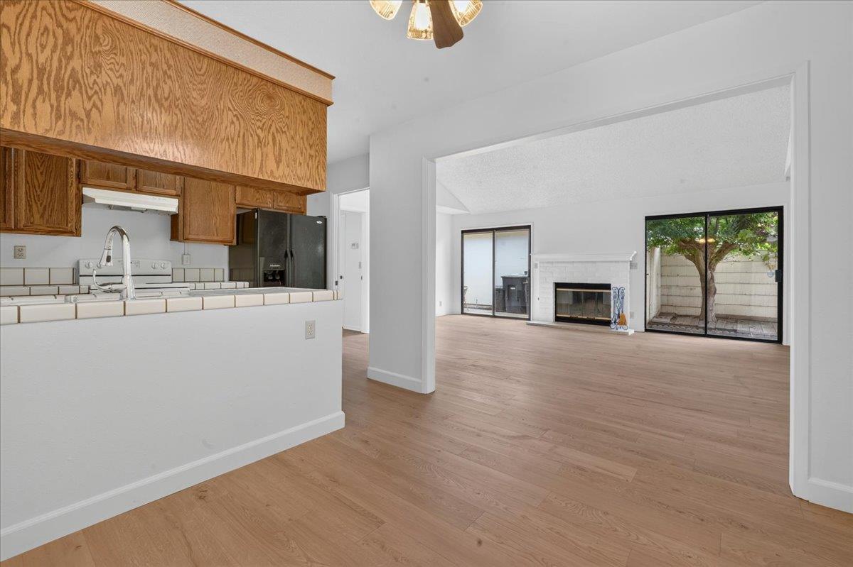 232 W Alvin DR