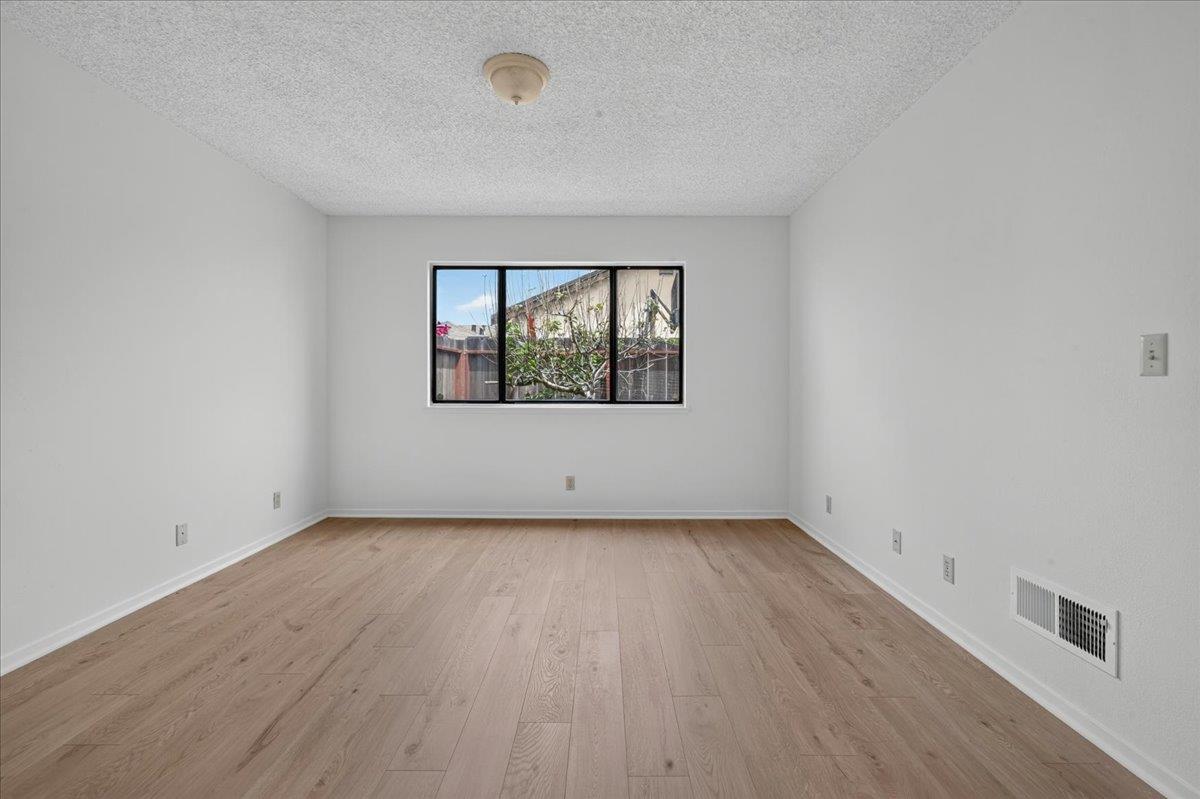 232 W Alvin DR