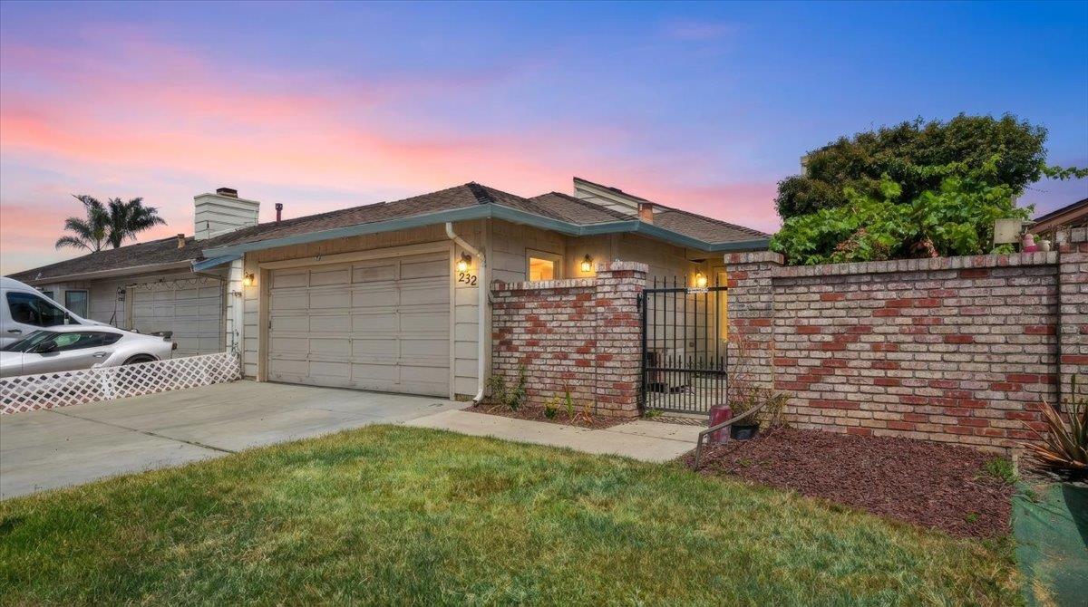 232 W Alvin DR