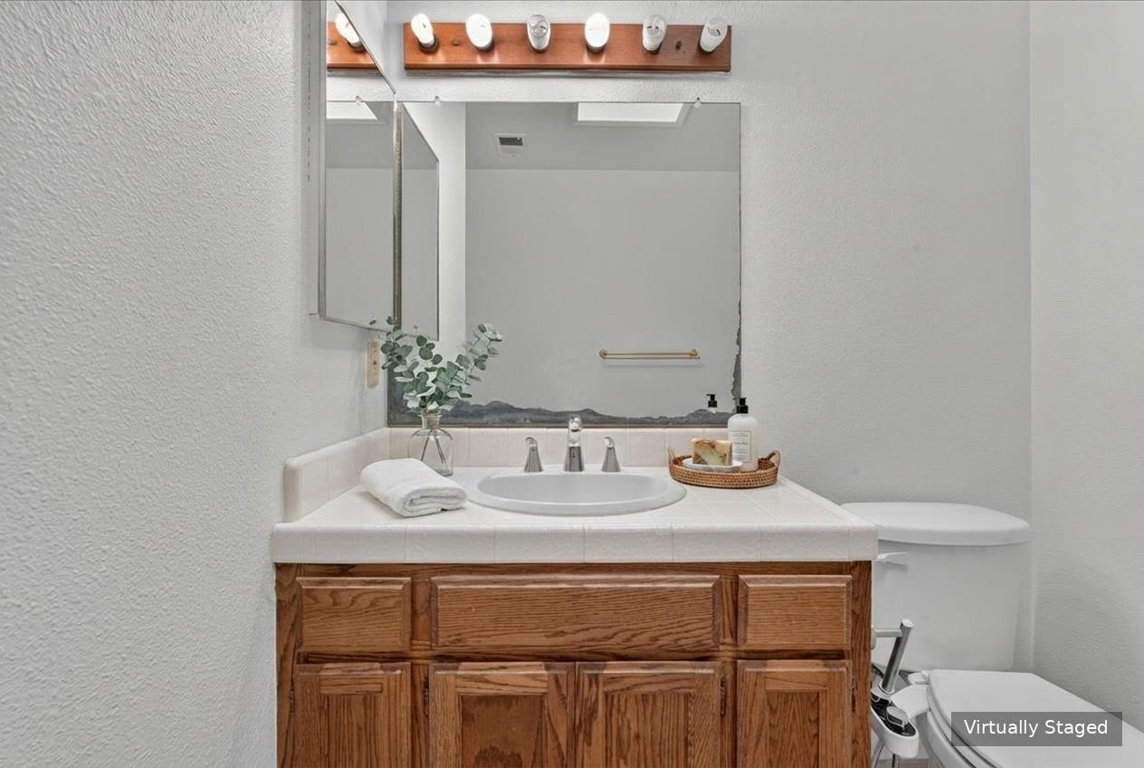 232 W Alvin DR