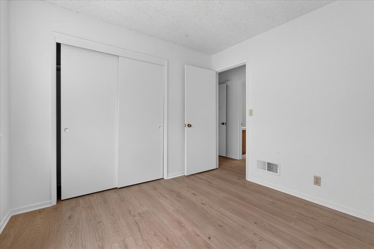 232 W Alvin DR