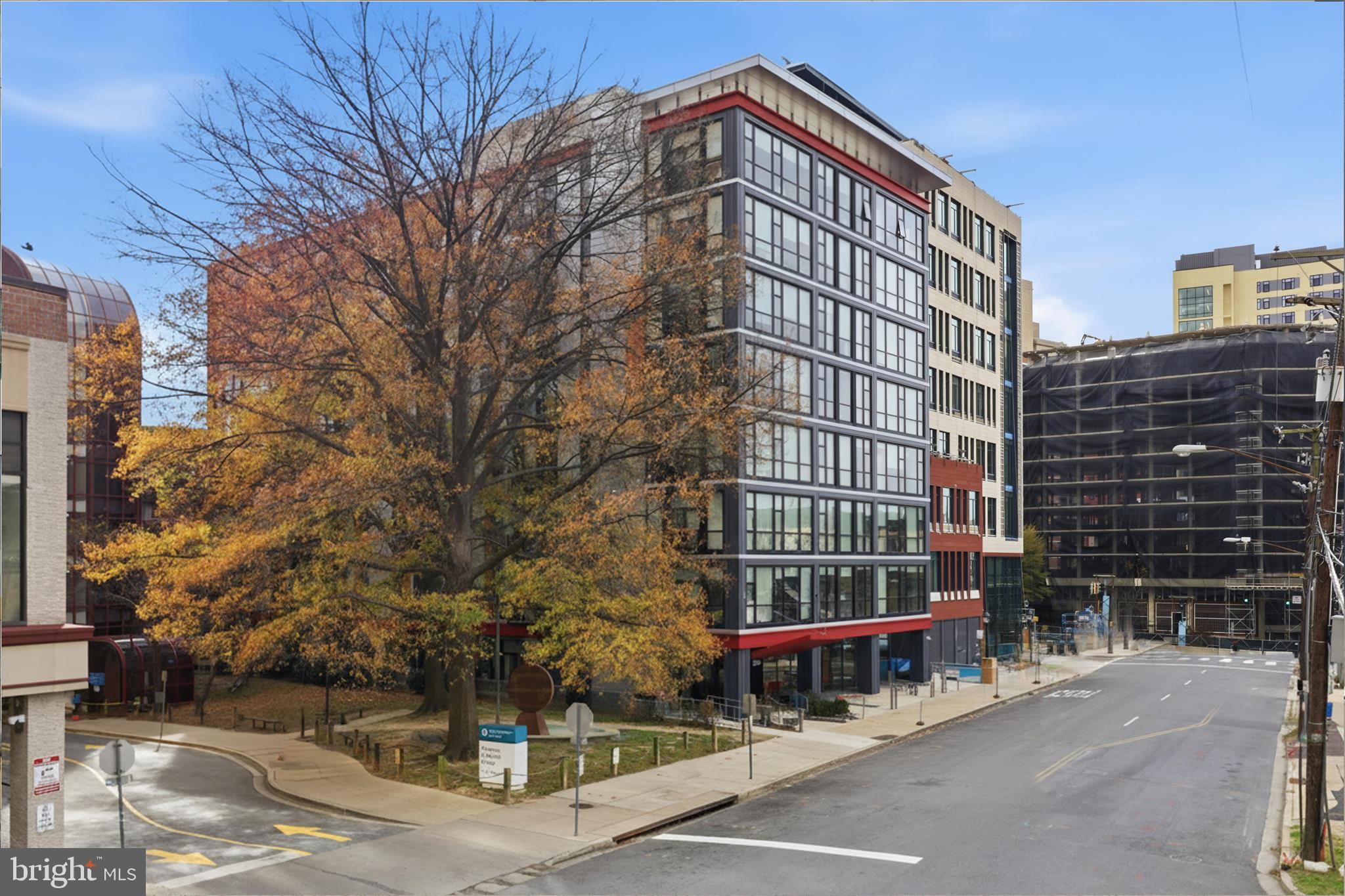 1320 FENWICK LANE 805