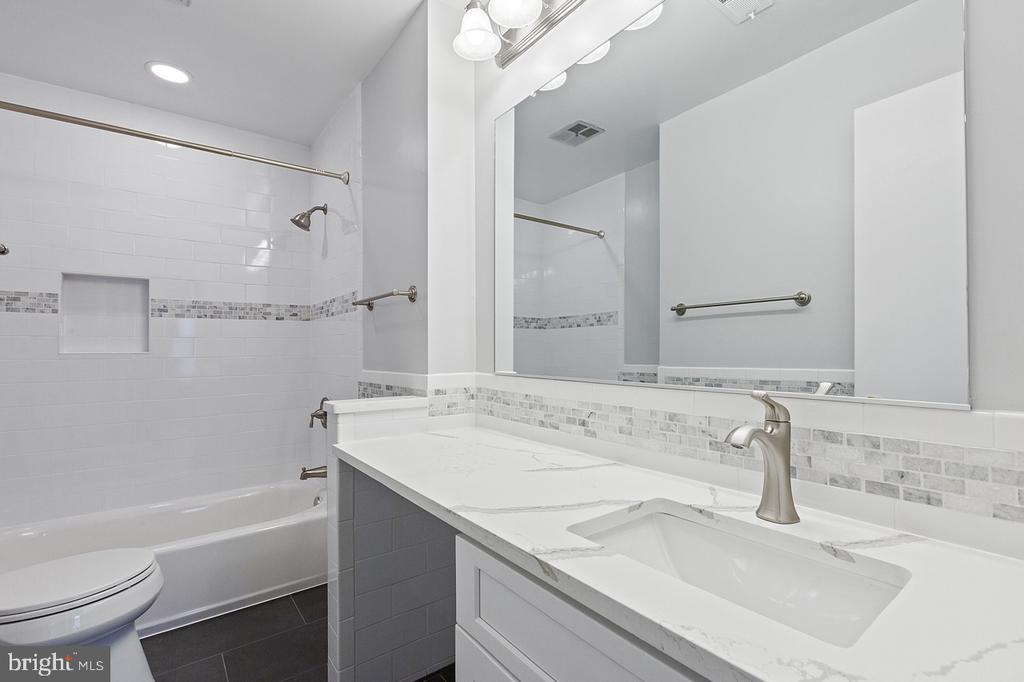 711 IVY LEAGUE LANE Unit: 22-130