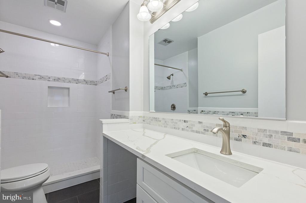 711 IVY LEAGUE LANE Unit: 22-130