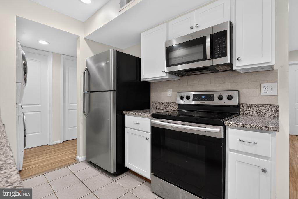 20220 SHIPLEY TERRACE Unit: 102