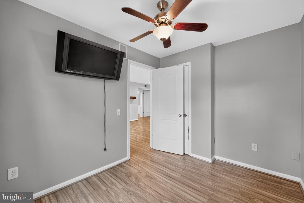 20220 SHIPLEY TERRACE Unit: 102