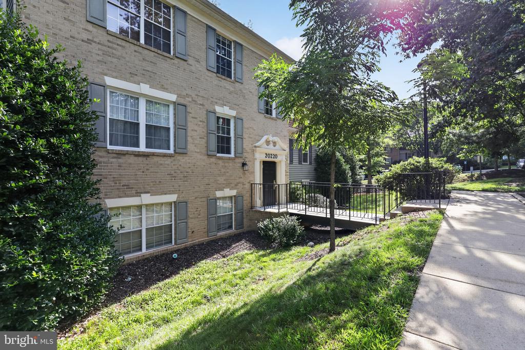 20220 SHIPLEY TERRACE Unit: 102