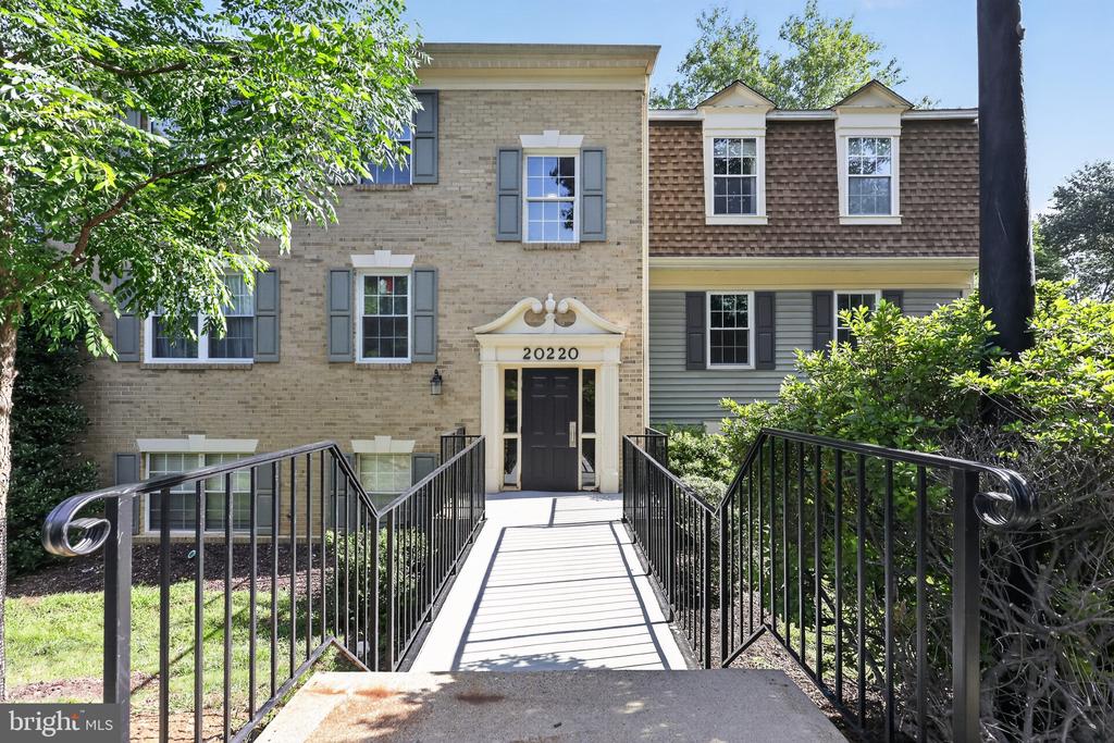 20220 SHIPLEY TERRACE Unit: 102