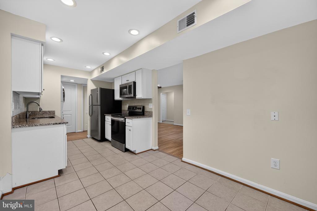 20220 SHIPLEY TERRACE Unit: 102