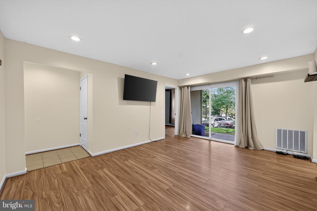 20220 SHIPLEY TERRACE Unit: 102