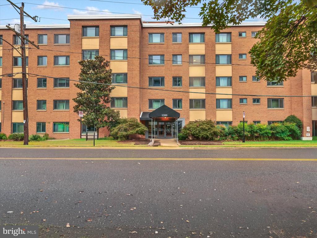 1200 S ARLINGTON RIDGE ROAD Unit: 316