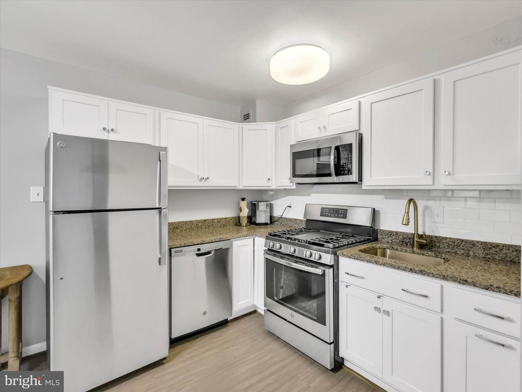 1200 S ARLINGTON RIDGE ROAD Unit: 316