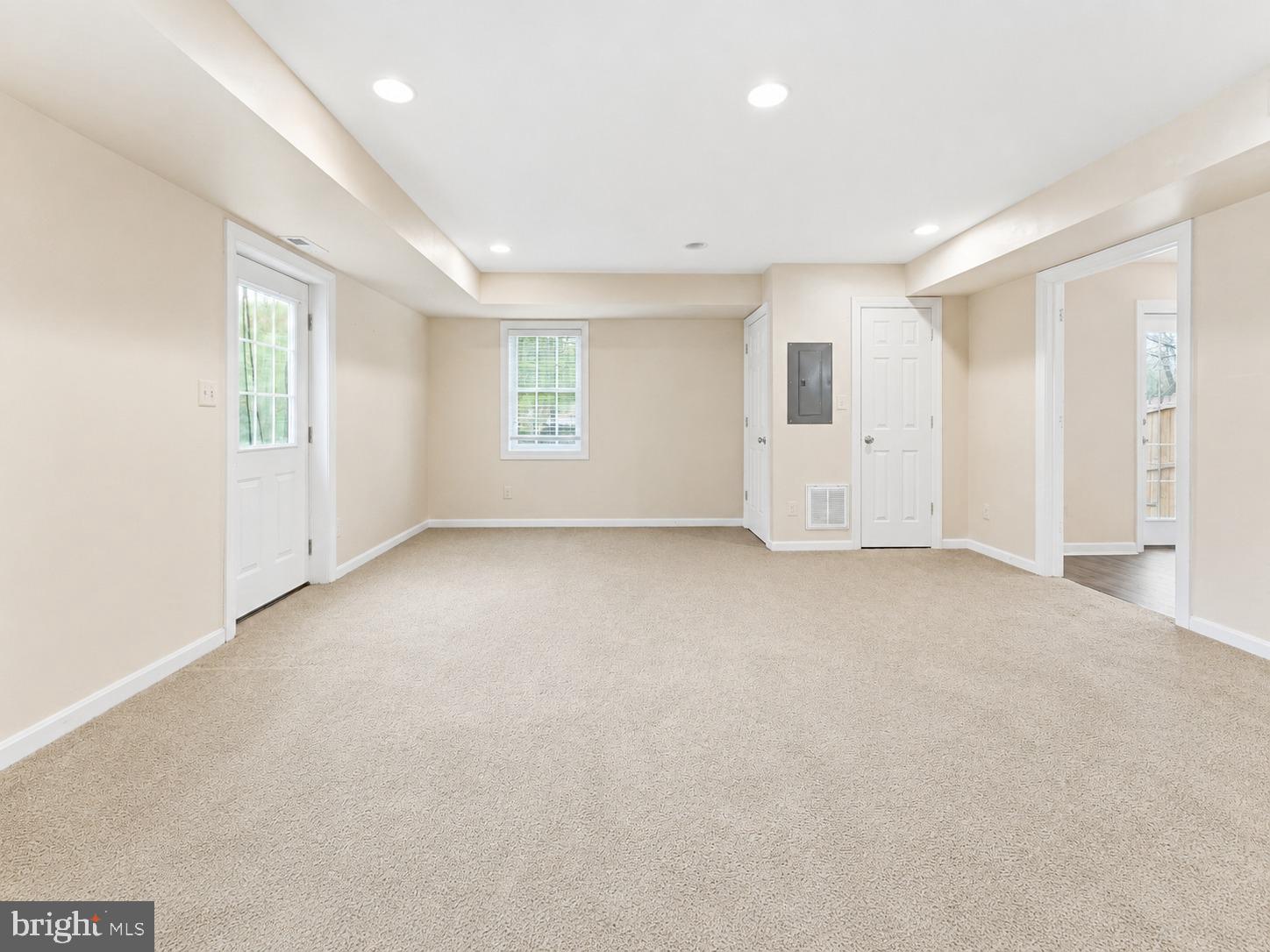 3608 N RED OAK LANE